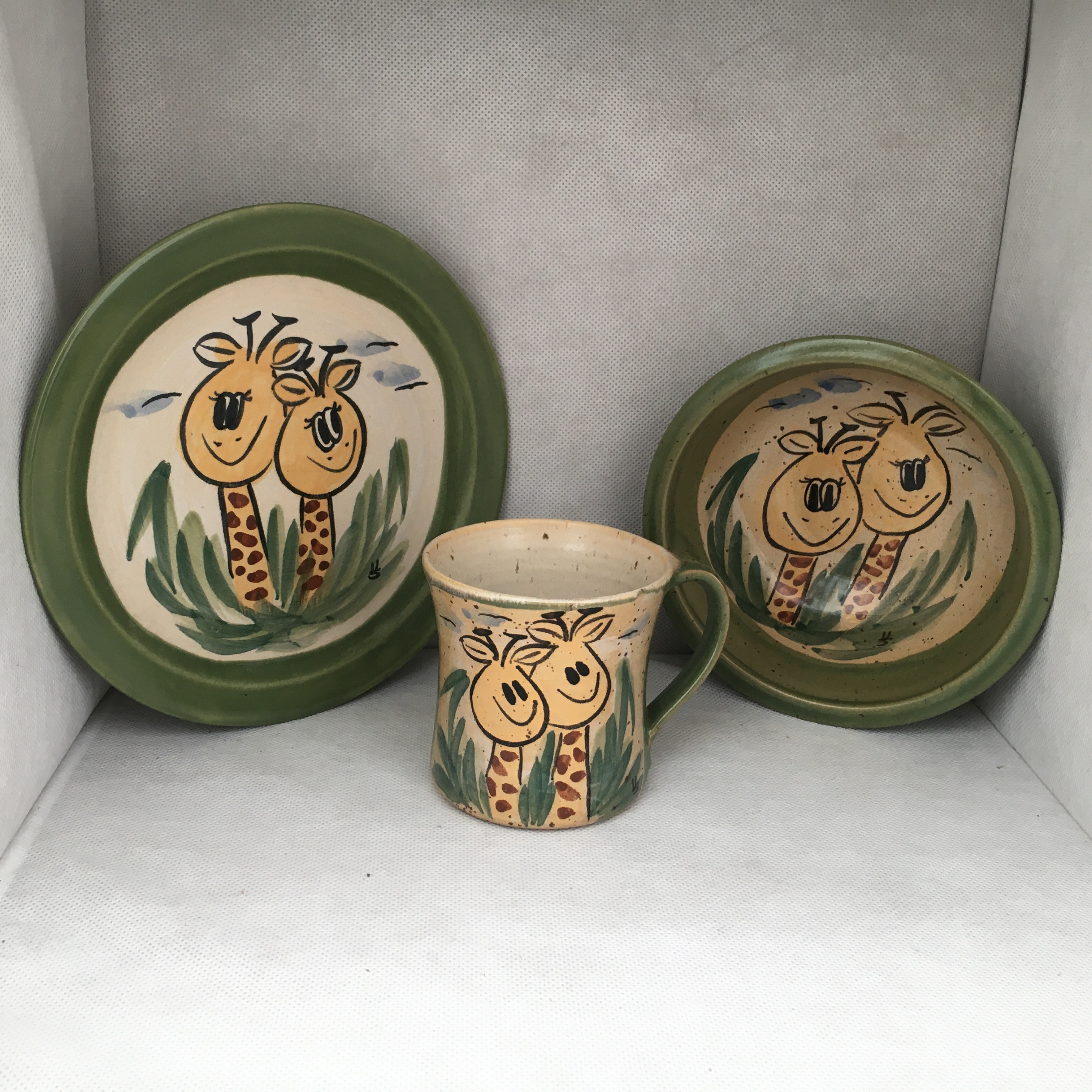 Handgemachtes Comic-Keramik-Set Giraffe grün – handbemalt Bad Kissingen
