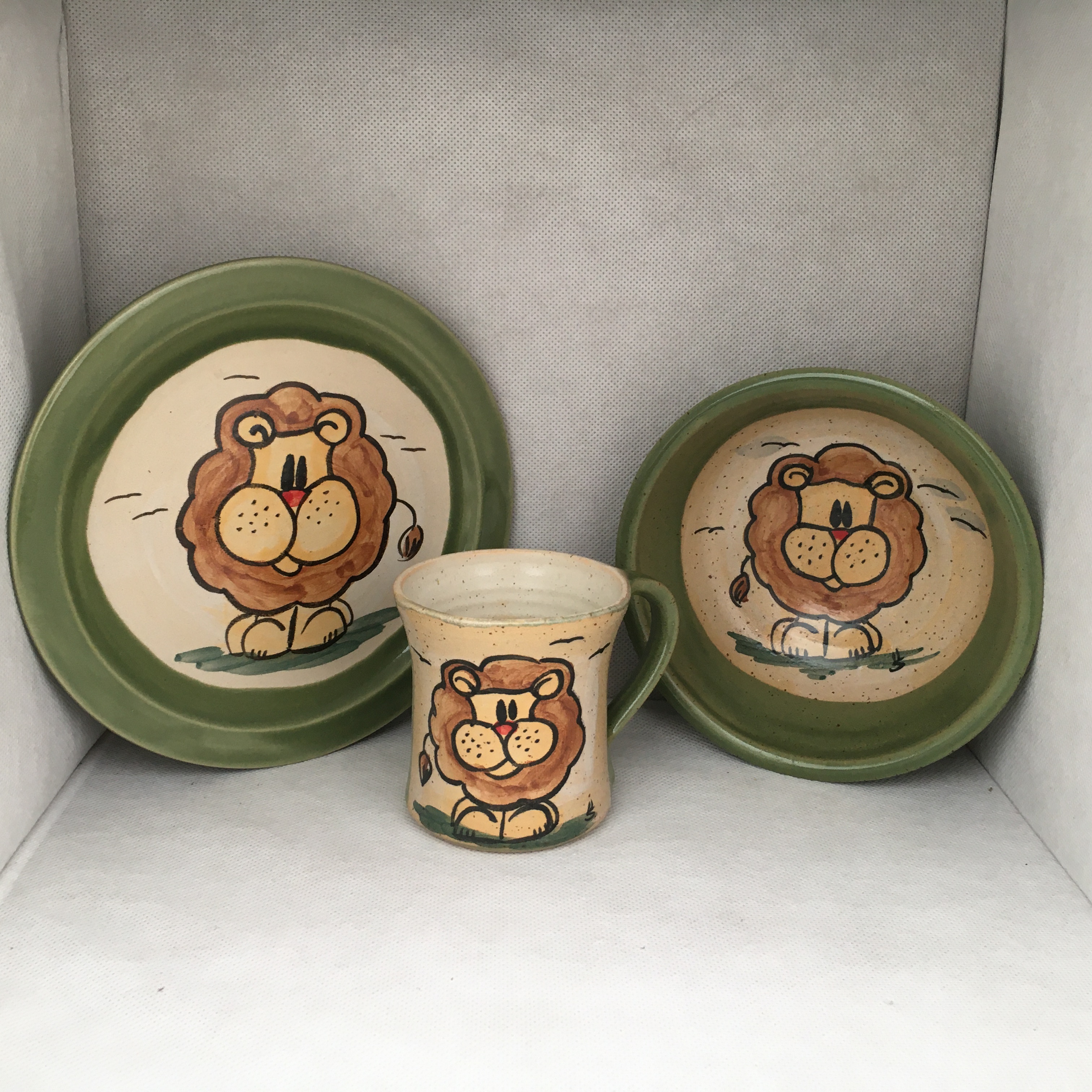 Handgemachtes Comic-Keramik-Set Löwe grün – handbemalt Deutschland