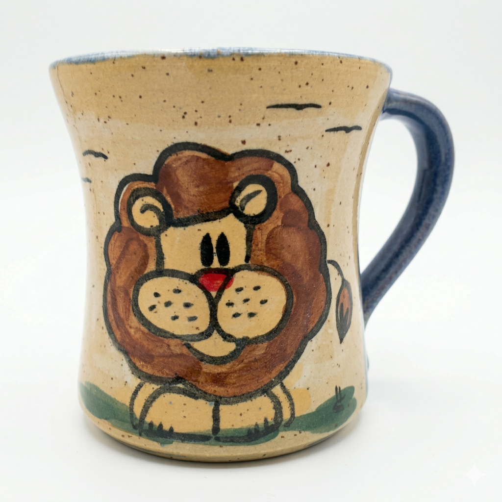 Blaue Keramik Tasse mit mutigem Comic Löwen Gesicht und prächtiger Mähne aus Bad Kissingen