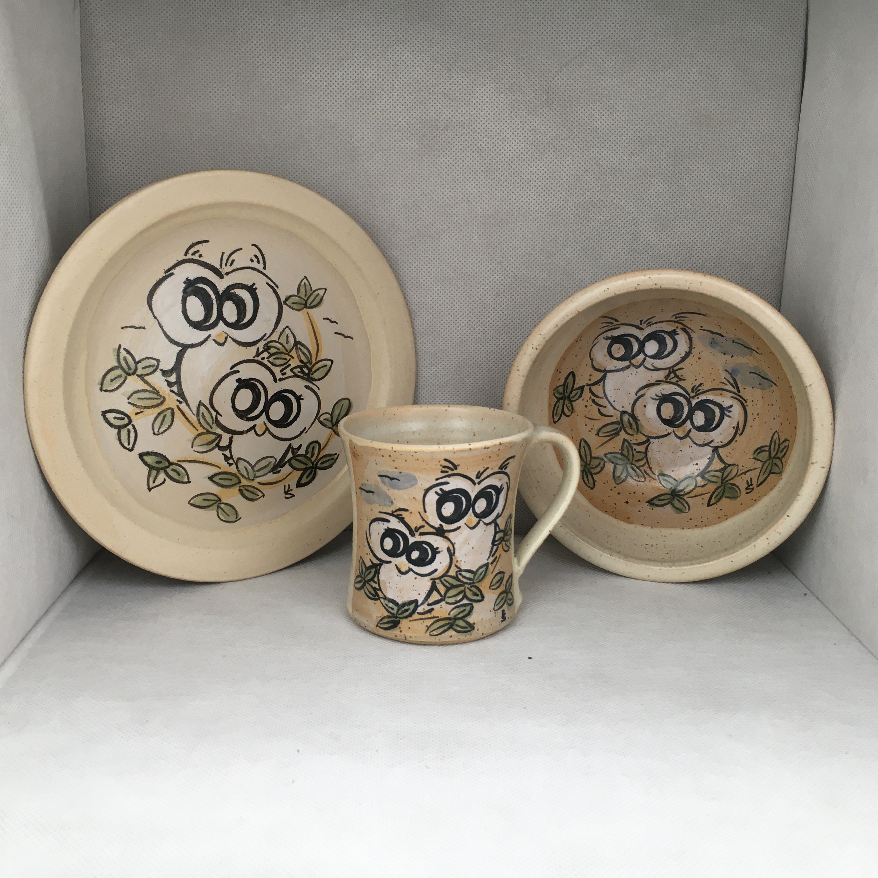 Handgemachtes Comic-Keramik-Set Eule creme – Geschenkidee Deutschland