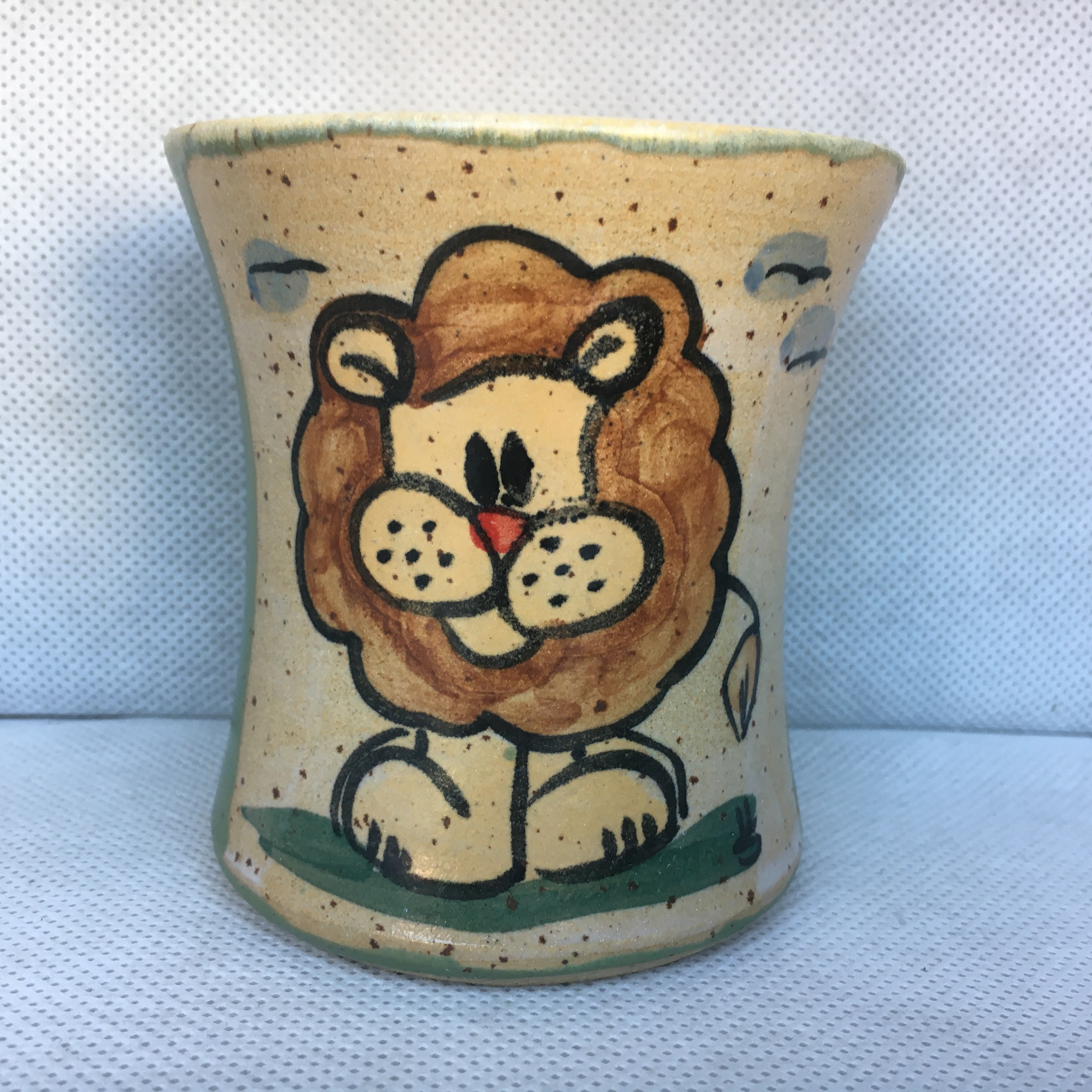 Comic-Keramik-Becher Löwe grün Geschenkidee Keramik
