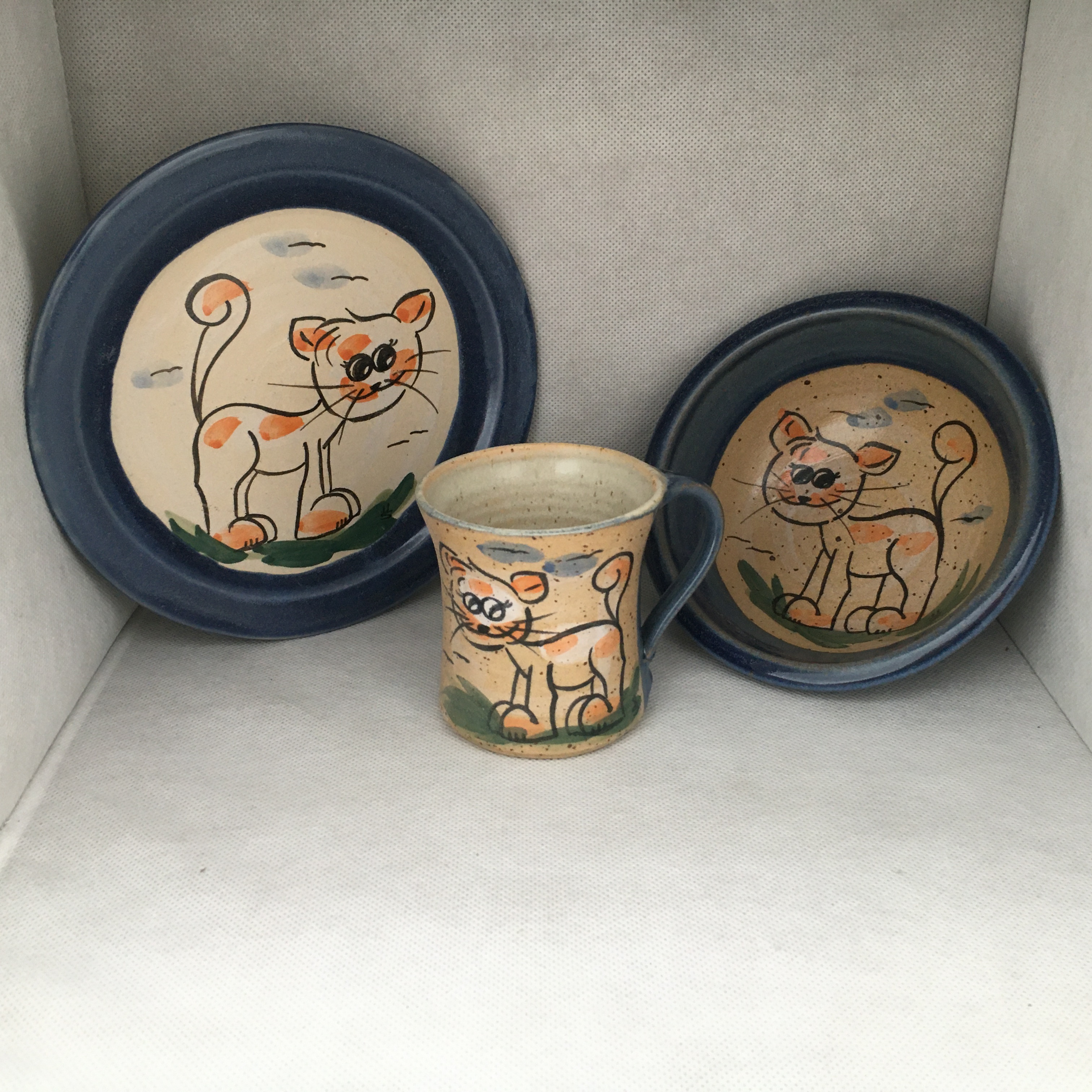 Handgemachtes Comic-Keramik-Set Katze blau – Tasse Teller Müslischale